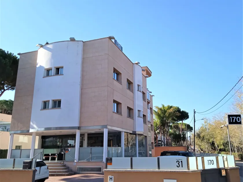 Hotel 170 - Image 1