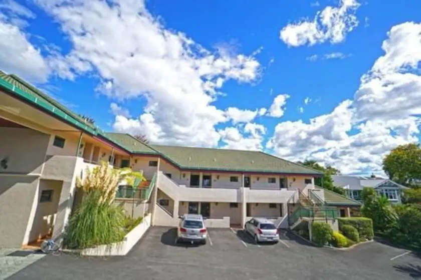 Ashwood Manor Motor Lodge - Image 1