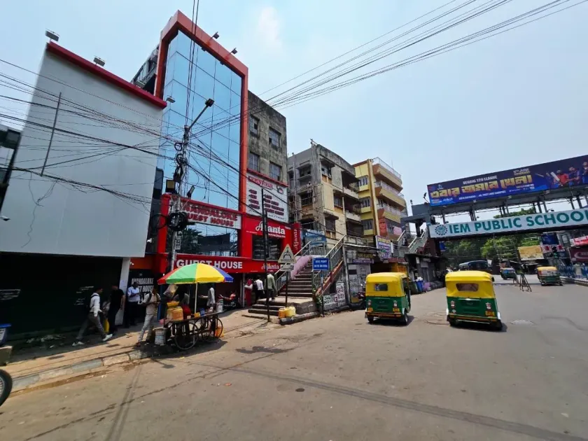 Anandaloke Guest House - Image 1