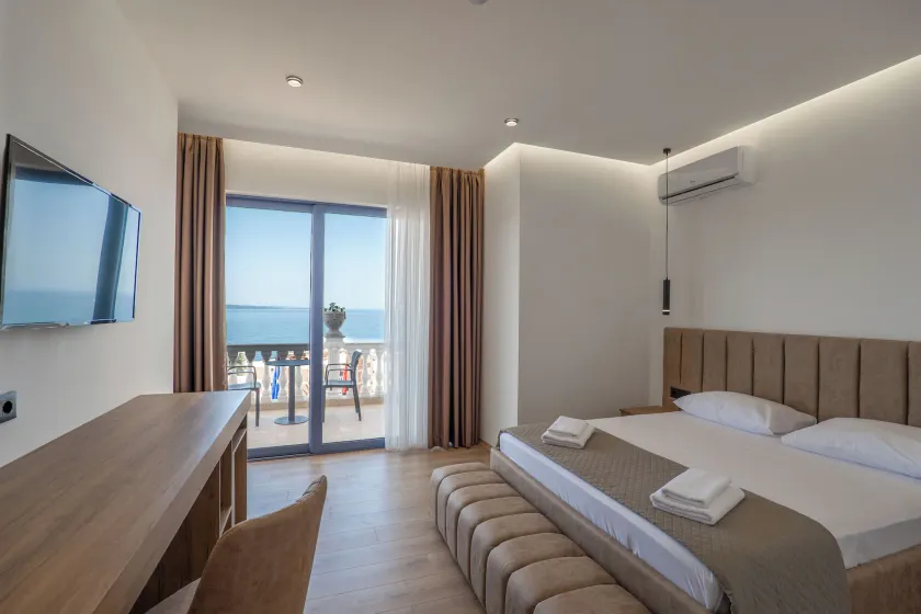 Keos Hotel - Image 1