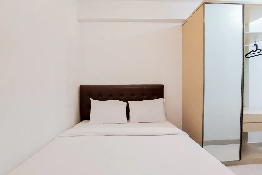 Fully Furnished 1Br With Study Room At Serpong Garden Apartment - Room