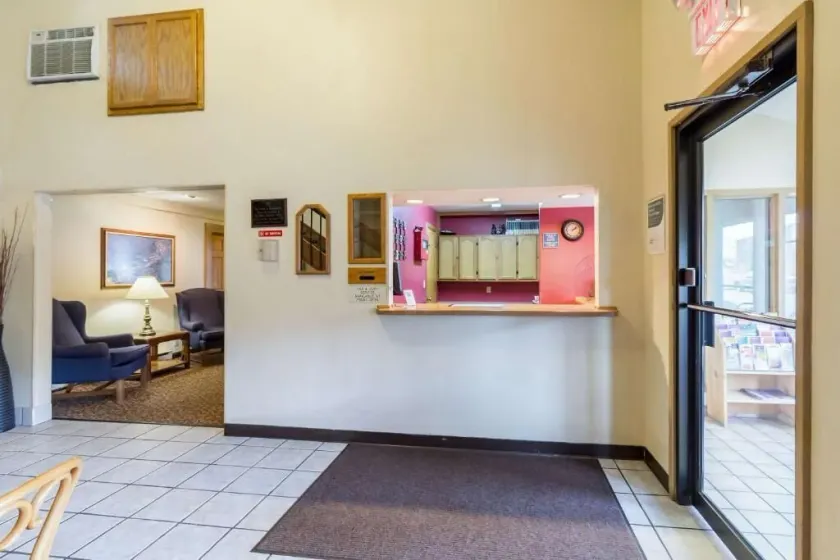 Red Wing Inn and Suite - Image 1