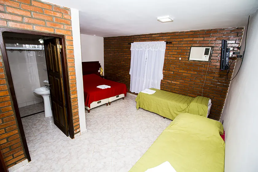 Madre America Hotel & Hostel - Image 1