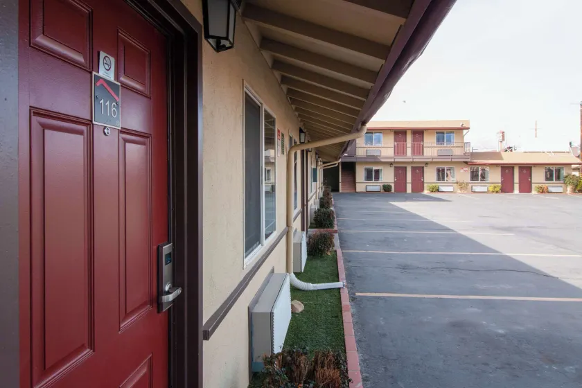 Quality Inn Bishop near Mammoth - Image 1