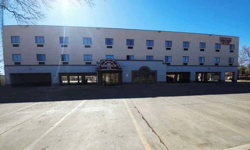 Guest House Inn Medical District near Texas Tech Univ - Image 1
