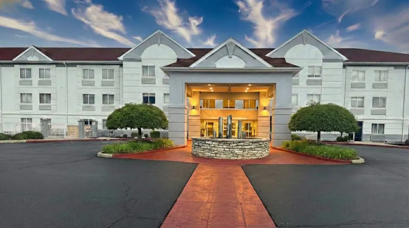 Holiday Inn Express Hotel & Suites Port Clinton-Catawba Island by IHG - Image 1