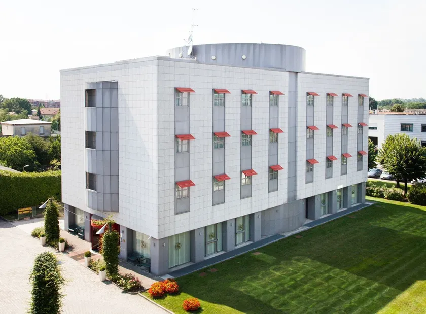 Hotel Senator - Image 1