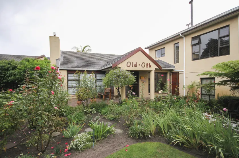 Old Oak Guest House - Image 1