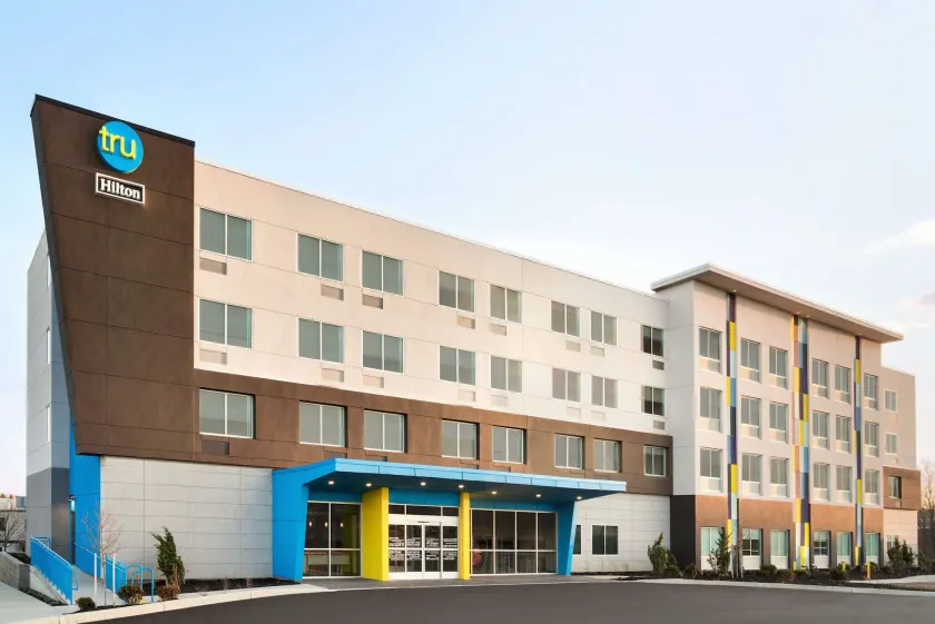 Tru by Hilton York - Image 1