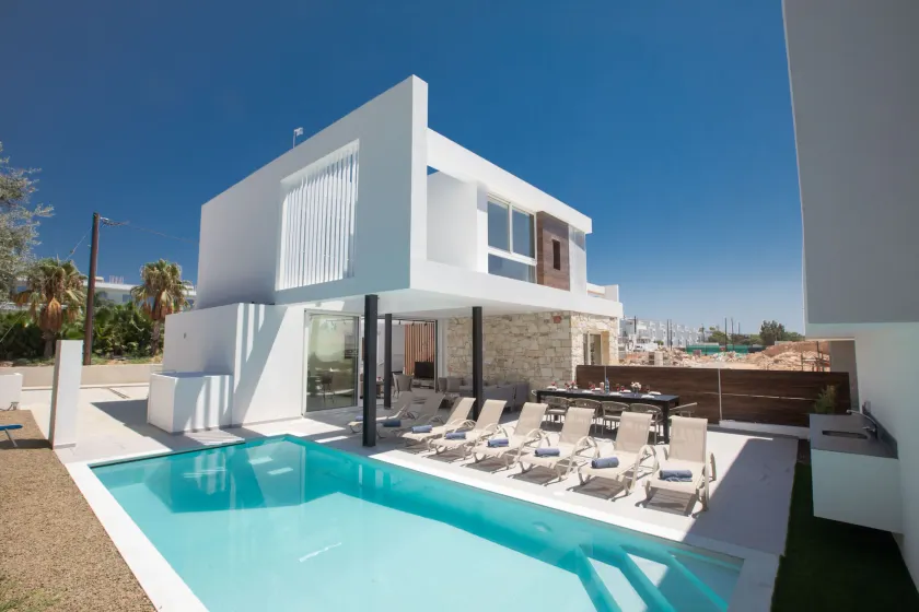 Kube Luxury Villas - Image 1