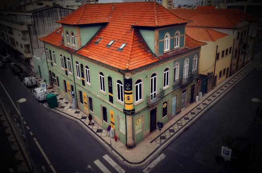 Hostel Matosinhos Suites - Image 1