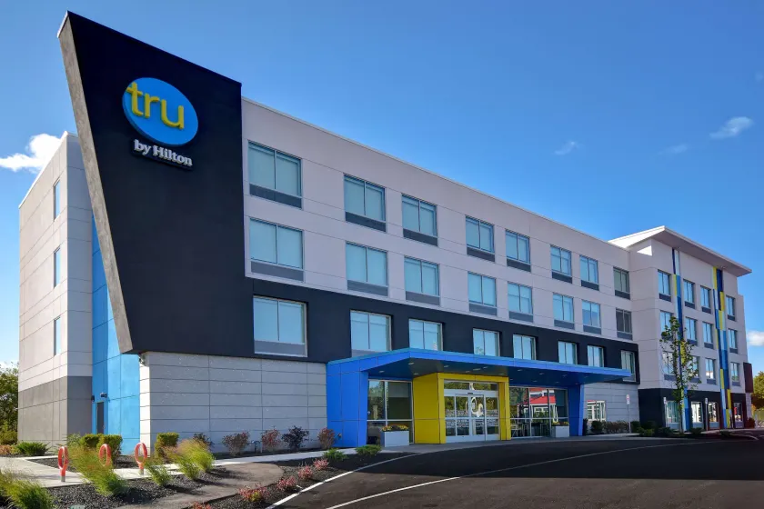 Tru by Hilton Concord - Image 1