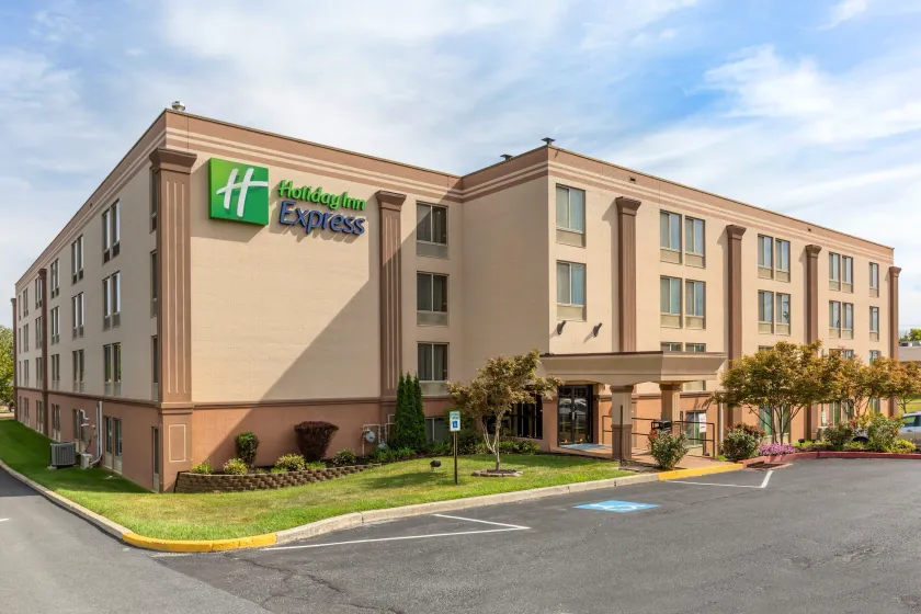 Holiday Inn Express Harrisburg SW - Mechanicsburg by IHG - Image 1