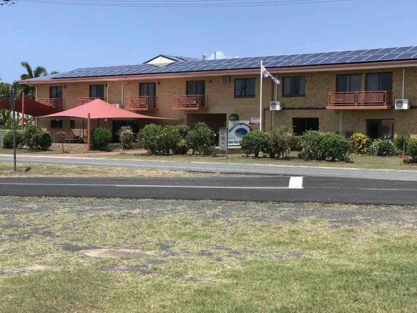 Kurrimine Beach Motel - Image 1
