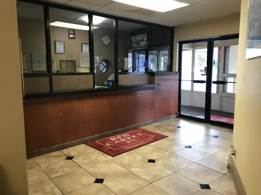 Red Carpet Inn - Stamford - Hall