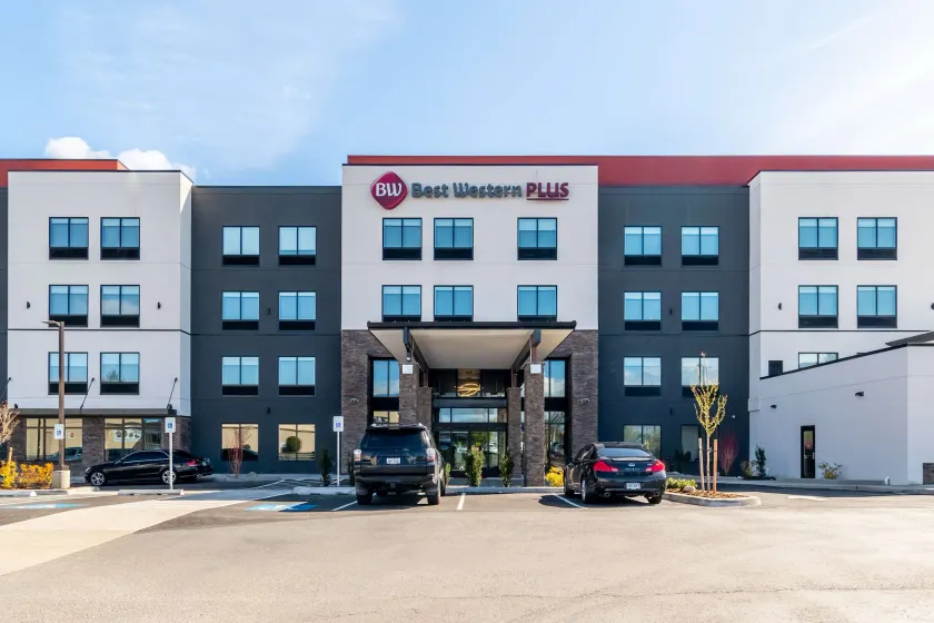 Best Western Plus Tacoma Hotel - Image 1