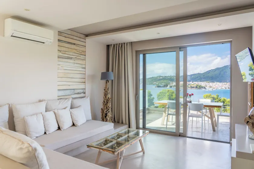 Core Luxury Suites - Image 1