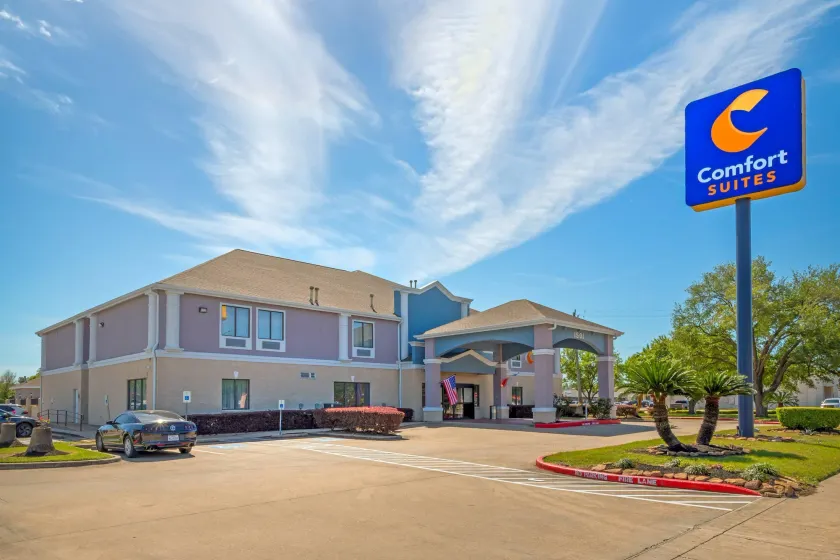 Comfort Suites Deer Park Pasadena - Image 1