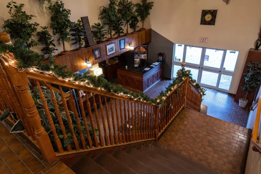 Stoco Lake Lodge - Hall
