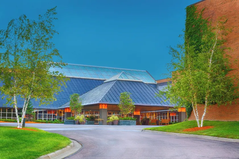 Crowne Plaza Minneapolis West by IHG - Image 1