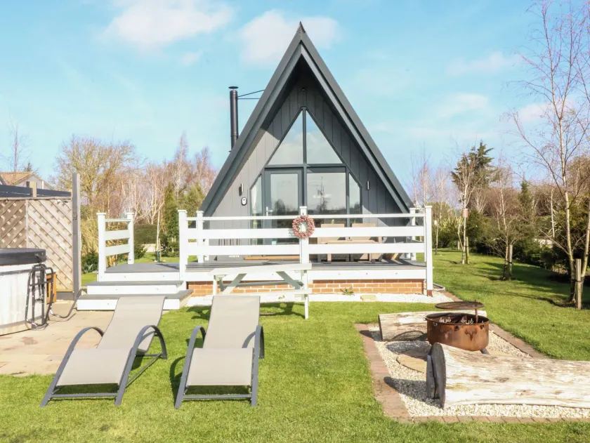 Buttercup Lodge - Image 1