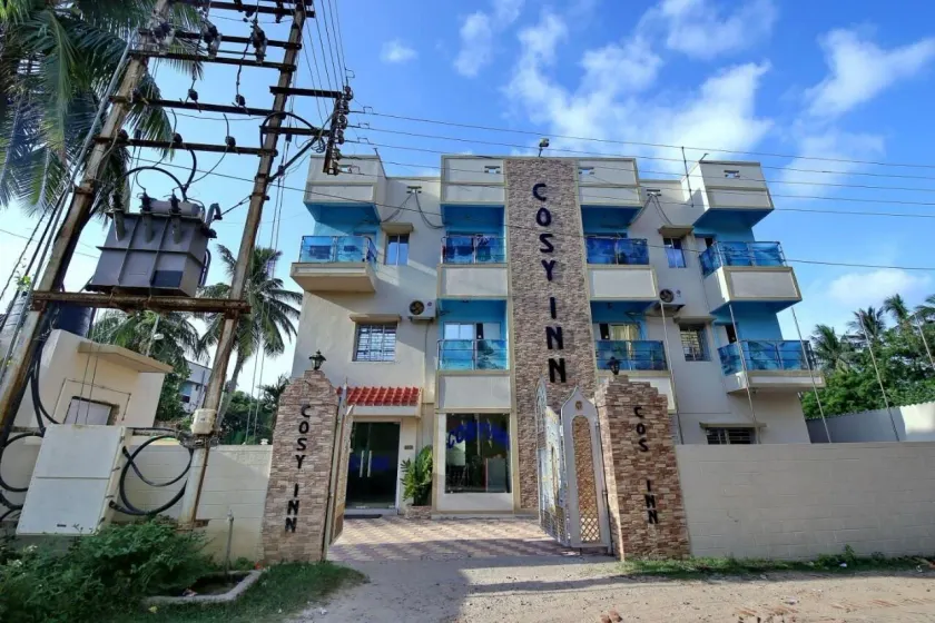 Hotel Cosy Inn - Image 1