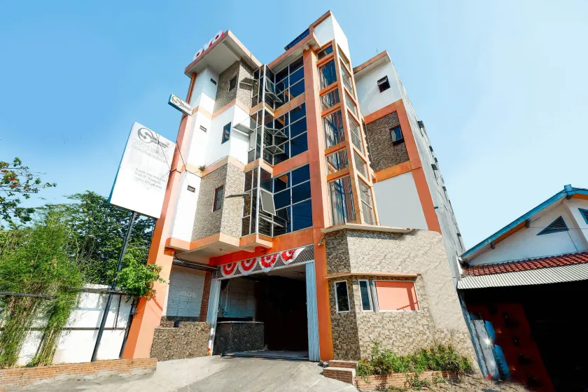 OYO 1251 Residence 8 - Image 1