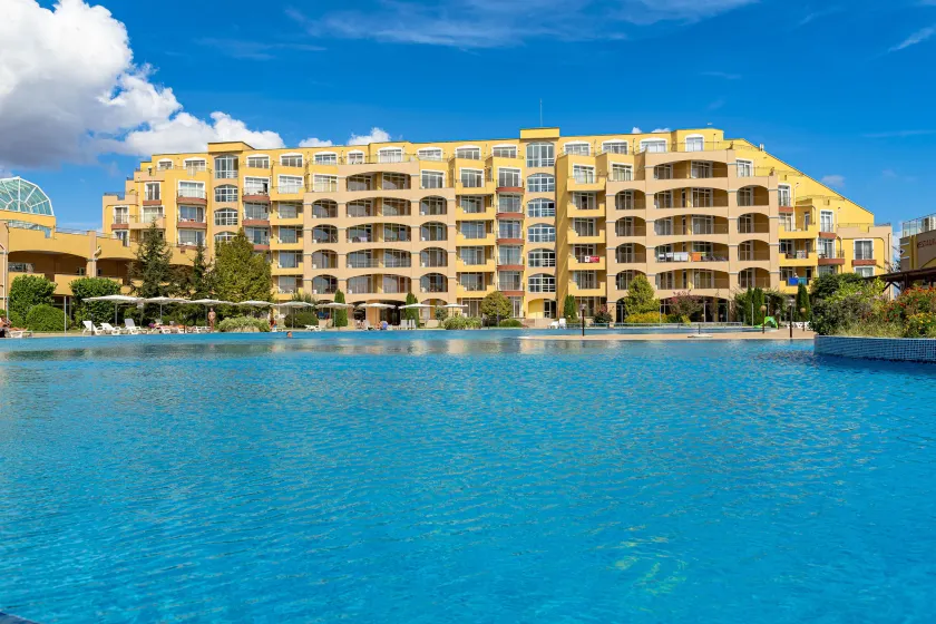 Menada Grand Resort Apartments - Image 1
