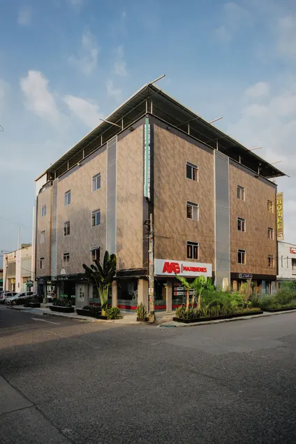 Hotel Plataneras Plaza - Image 1