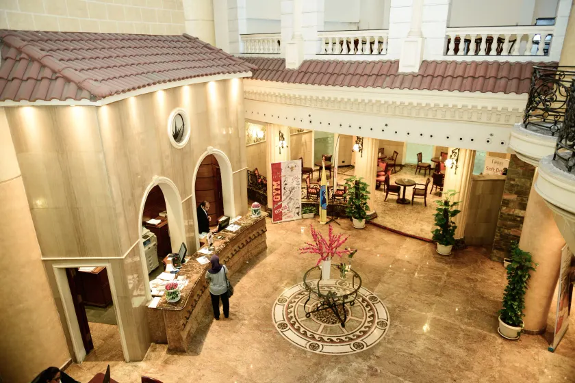 Cherry Maryski Hotel - Interior entrance