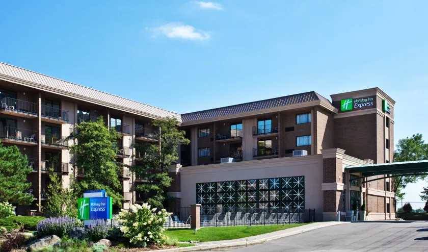 Holiday Inn Express Rolling Meadows - Schaumburg Area by IHG - Image 1