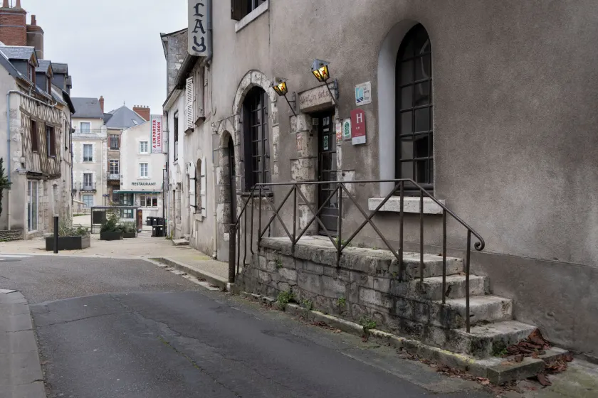 Hôtel Du Bellay Blois - Image 1