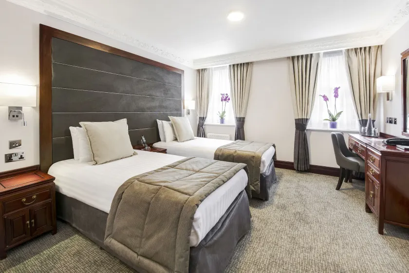Gem Fitzrovia Hotel - Image 1