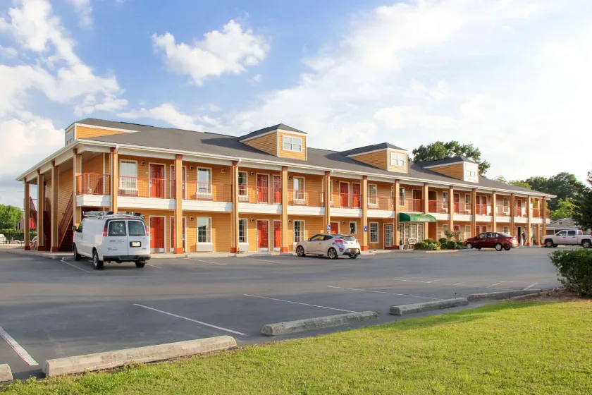 Quality Inn Albertville US 431 - Image 1