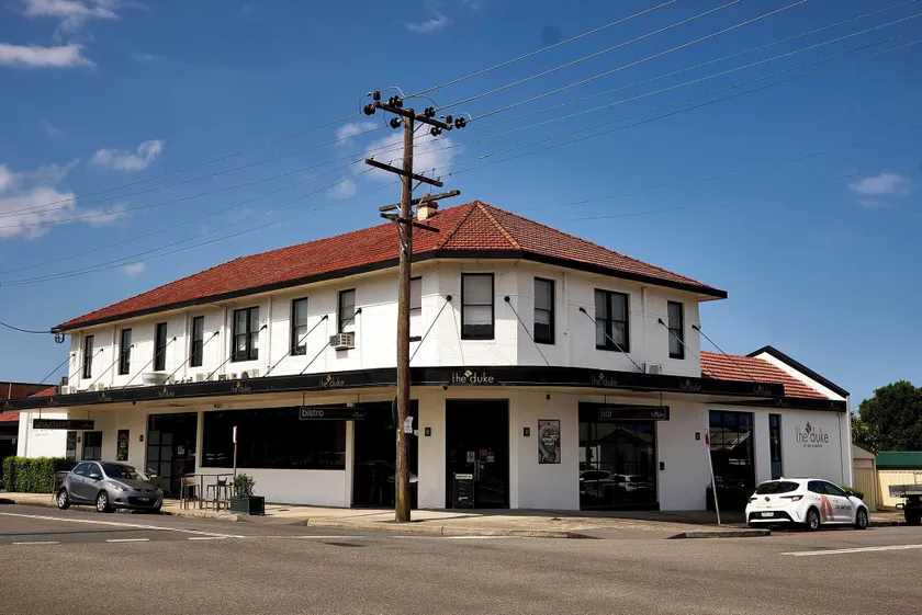 Duke of Wellington Hotel - Image 1