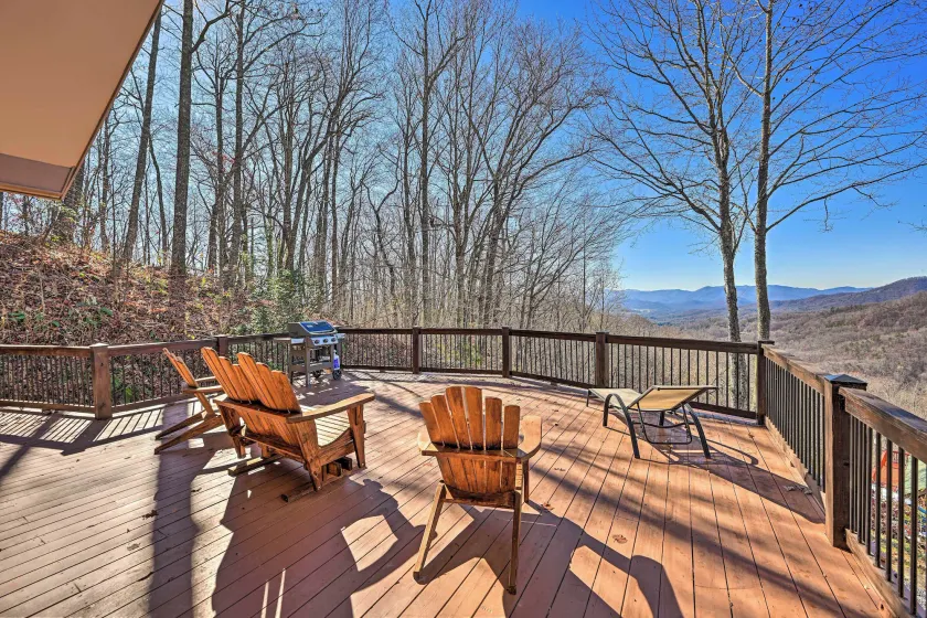 Spacious Franklin Cabin w/ Mountain Views! - Image 1
