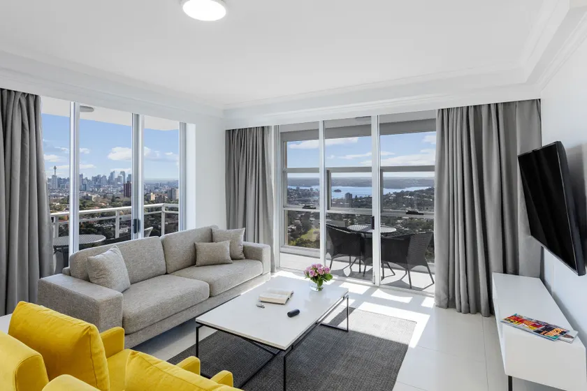 Meriton Suites Bondi Junction - Image 1