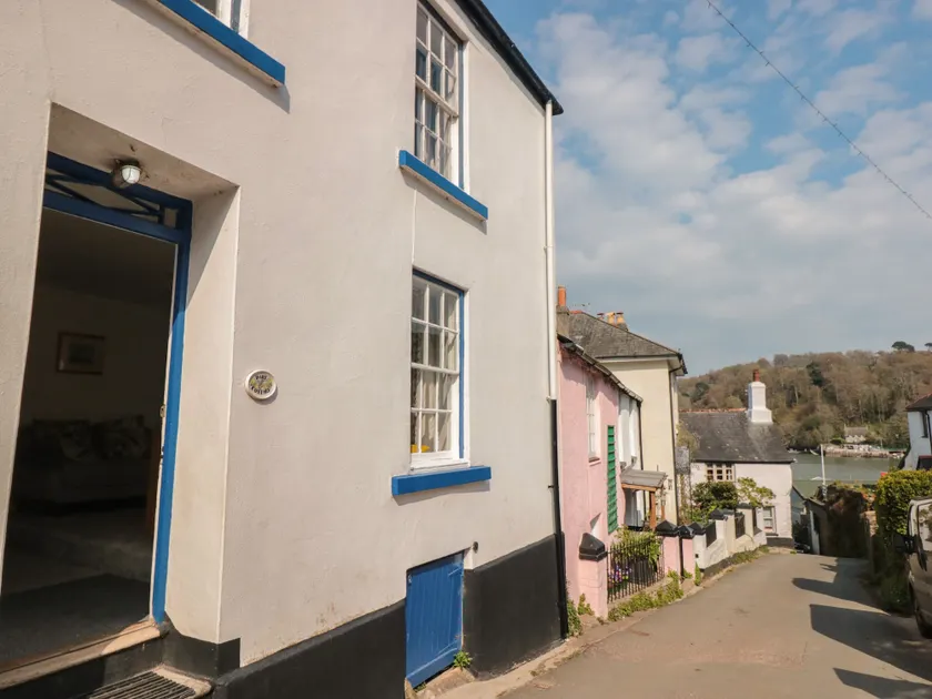 Dart Cottage - Image 1