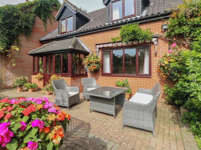 Walnut Tree Cottage - Image 1