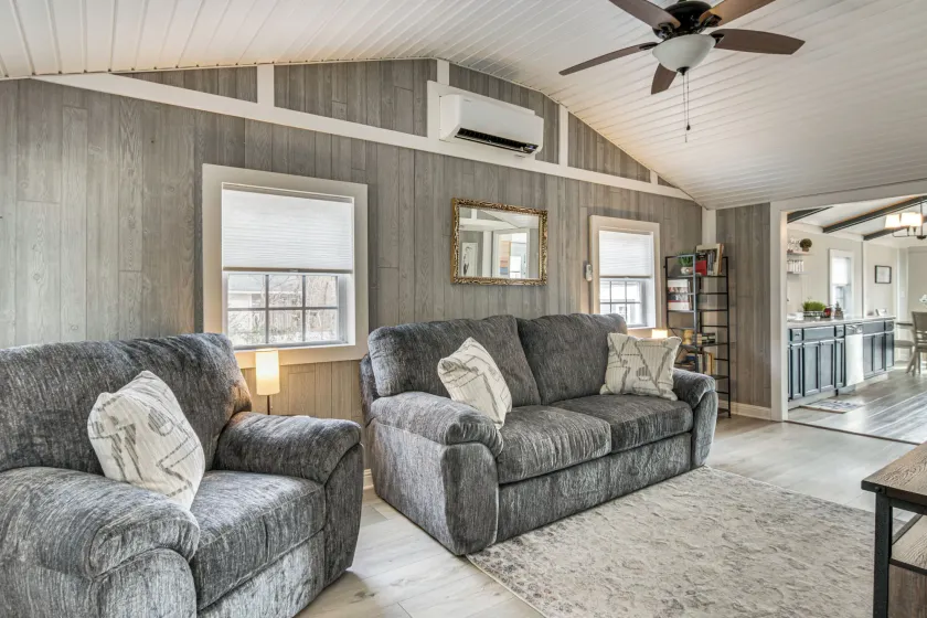 Waterfront Cottage at Cedar Pines Lake - Image 1