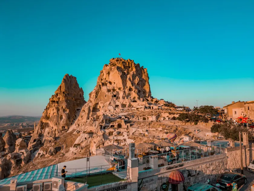 Caldera Cave Hotel - Image 1