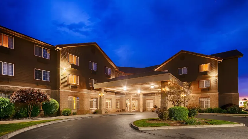 Best Western Plus Kennewick Inn - Image 1