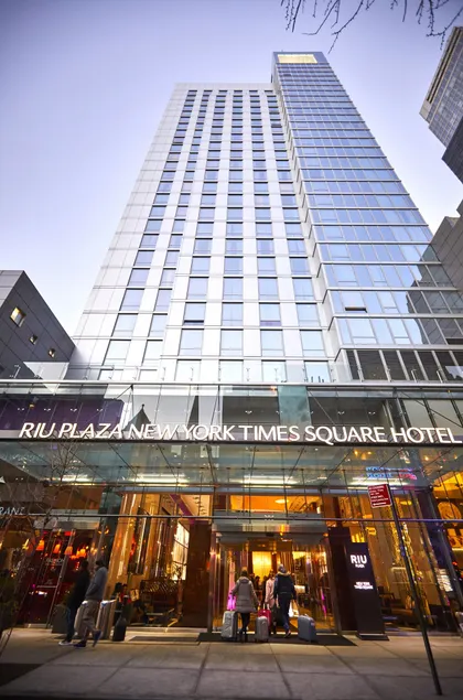 Hotel Riu Plaza New York Times Square - Image 1