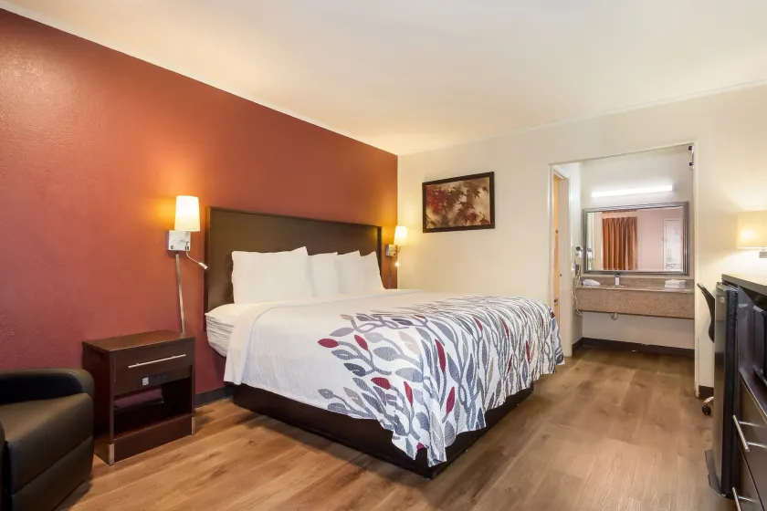 Red Roof Inn Santee - Image 1