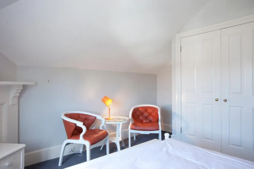 Lowena Cafe and Accommodation - Room