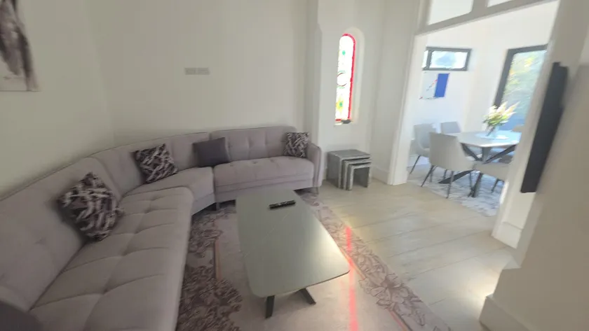 Superb luxury stay Croydon London - Image 1
