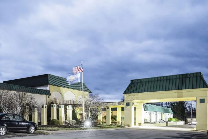 Ramada by Wyndham Indiana - Image 1