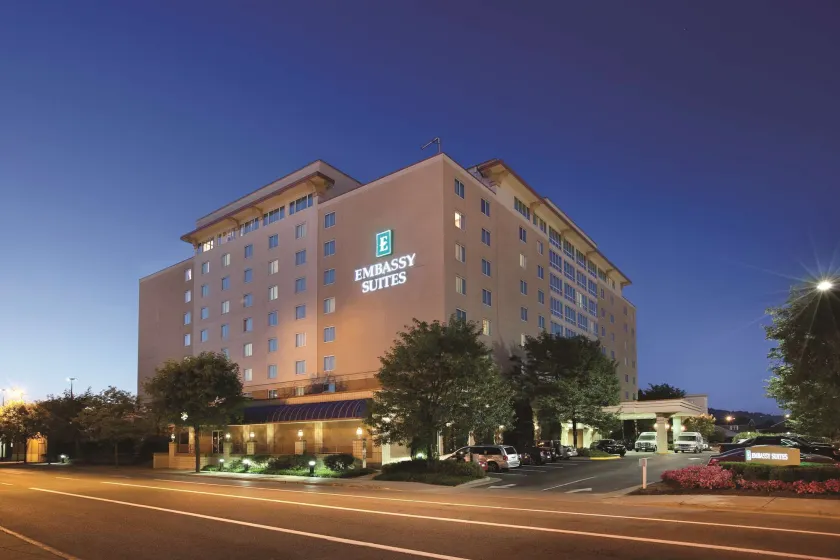Embassy Suites Charleston - Image 1