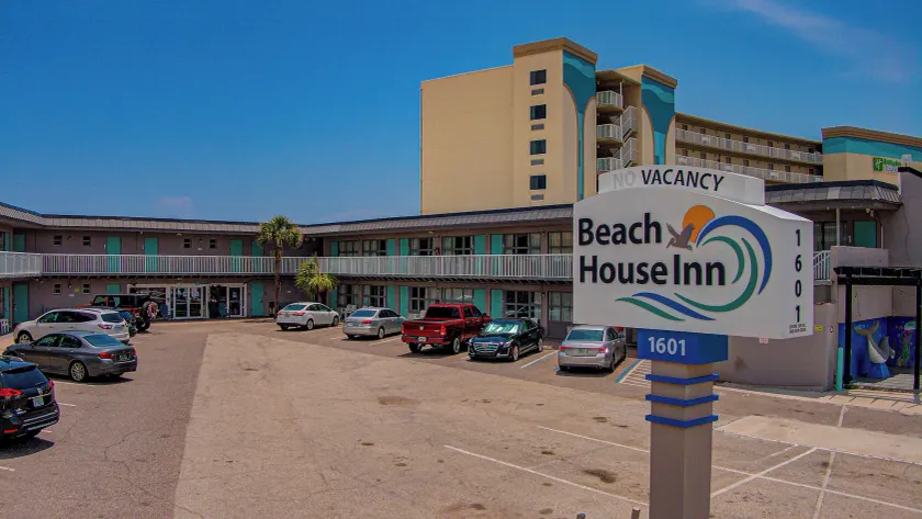 Beach House Inn with POOL & Beach Access - Image 1