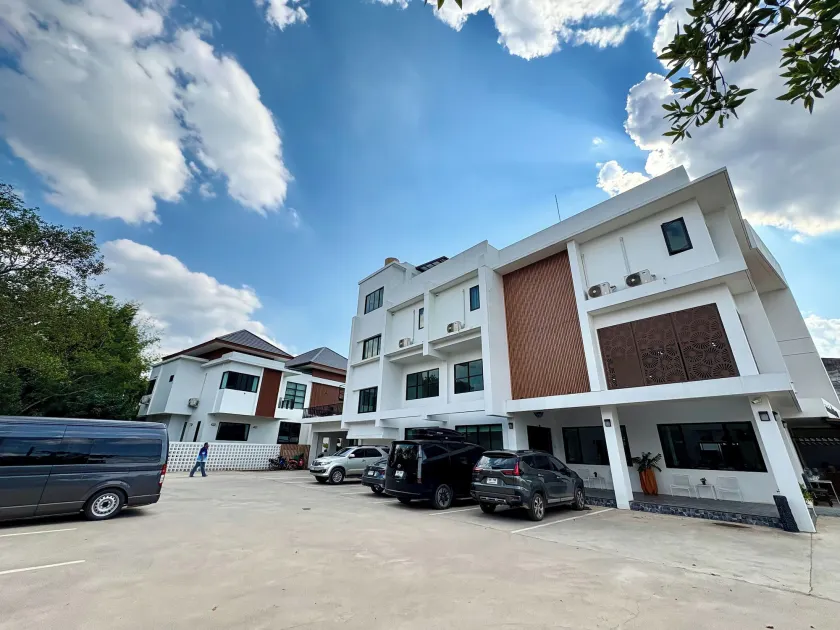 Chom Chiang Rai Hotel - Image 1